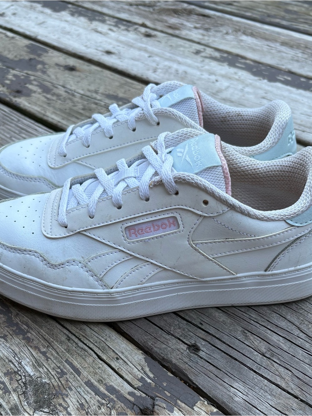 Reebok Women’s White Sneakers with Pink Trim size 7